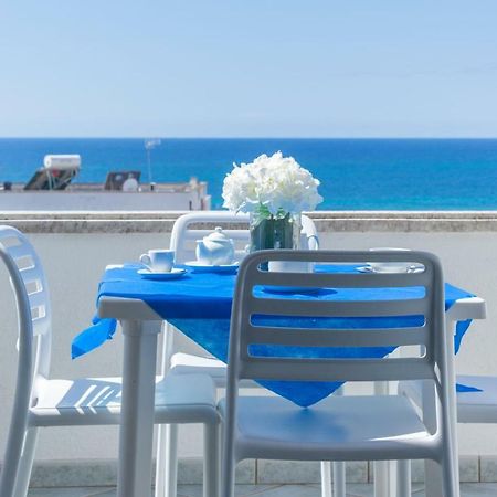טורה ואדו Spiaggia Bianca Apartments מראה חיצוני תמונה
